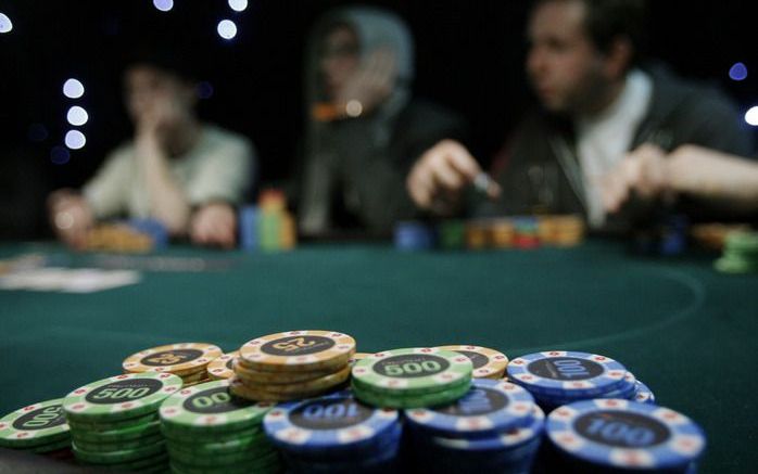 DEN HAAG – Minister Hirsch Ballin van Justitie wil het aanbod van pokerspelen uitbreiden om op die manier het illegale gokaanbod terug te dringen en tegemoet te komen aan de groeiende vraag om het kaartspel te kunnen spelen. Foto ANP