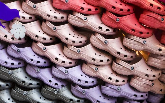 De producent van Crocs–klompen heeft het afgelopen kwartaal ruim 11 procent minder omzet geboekt. Foto ANP