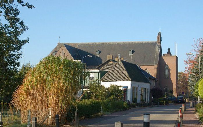 GIESBEEK – Aan het einde van de Tweede Wereldoorlog verloor de Sint-Martinuskerk in Giesbeek haar toren. Foto Stichting Vrienden van de Giese Toren