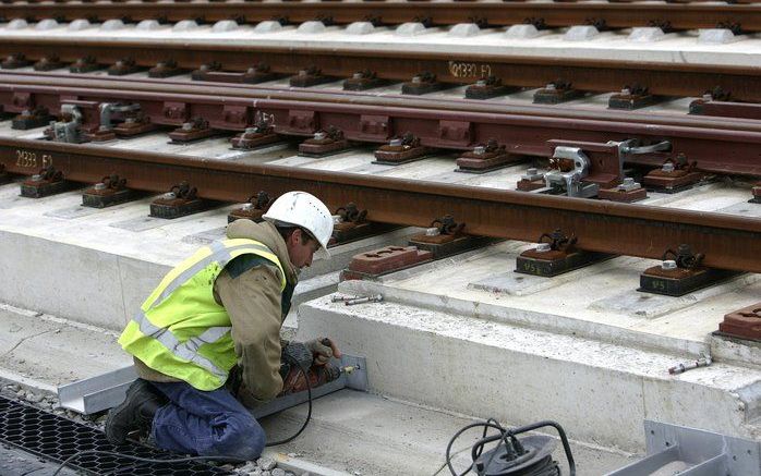 DEN HAAG – Omwonenden van de spoorlijn Roosendaal-Vlissingen denken niet dat spoorwegbeheerder ProRail 1 september een nieuw saneringsprogramma tegen geluidsoverlast klaar heeft. Foto: ANP