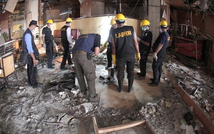 Ravage na zelfmoordaanslag op luxe hotel in Jakarta in juli. Foto EPA