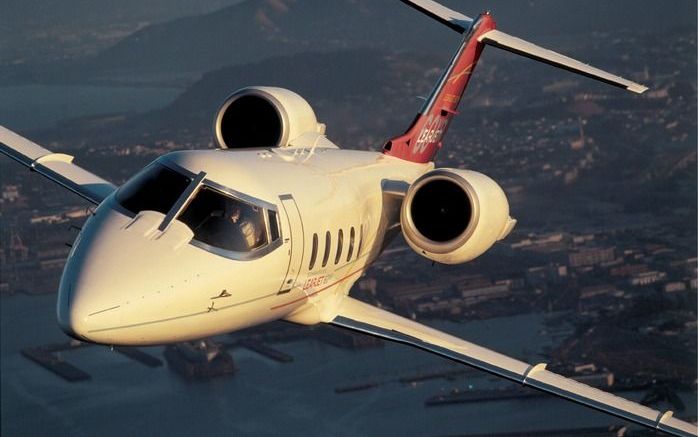 AMSTERDAM – De Canadese vliegtuigbouwer Bombardier heeft een streep gehaald door het contract met Jet Republic voor de levering van 110 privéjets van het type Learjet 60 XR. Foto EPA