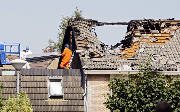 KAMPEN – Het blijft onduidelijk wat de oorzaak is van de brand waarbij afgelopen woensdag in Kampen vier broertjes om het leven kwamen. Dat heeft onderzoek uitgewezen, meldt de politie zaterdag. Foto ANP