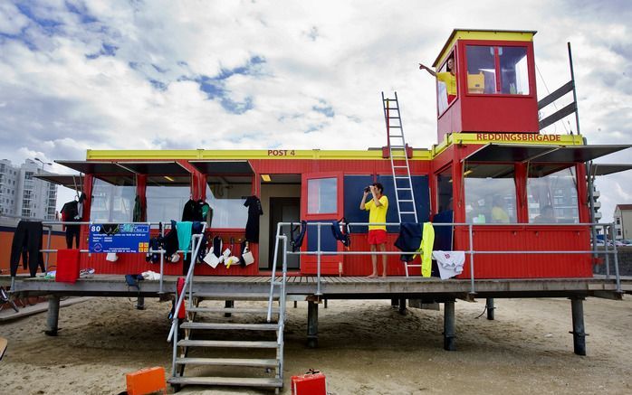 SCHEVENINGEN - Een post van de reddingsbrigade op het strand van Scheveningen. Foto ANP