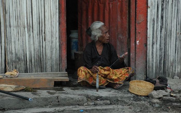 Hoewel de wapens nu zwijgen in Oost-Timor, is bij veel inwoners de vrees voor een nieuwe geweldsgolf niet geweken. De Timorezen staan de onlusten van 1999, 2002 en 2006 nog vers in het geheugen gegrift. Foto Irene Slegt