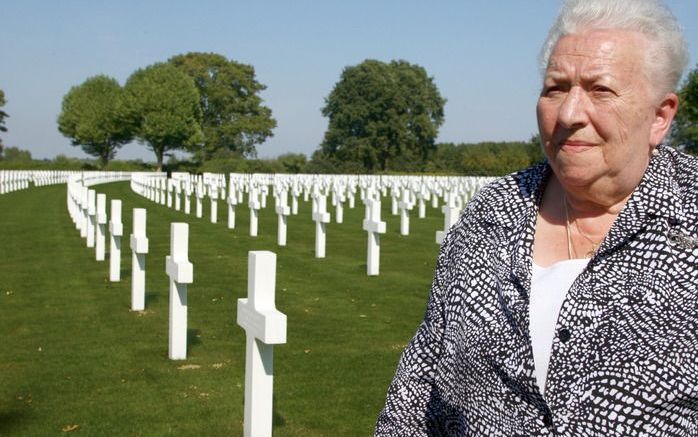 MARGRATEN – Annie Prevoo-Frijnts (86) maakte de aanleg van de militaire begraafplaats bij Margraten van nabij mee. „Bij warm weer konden we in het dorp de doden ruiken.” Foto Wouter Roosenboom