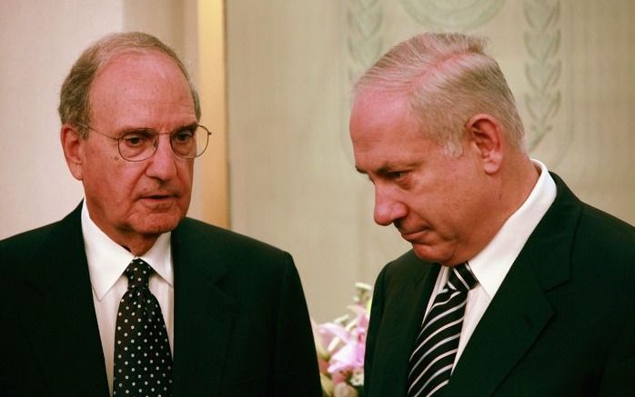 De Amerikaanse afgezant voor het Midden–Oosten, George Mitchell, heeft dinsdag in een gesprek met de Israëlische premier Benjamin Netanyahu tevergeefs aangedrongen op een bevriezing van de bouw van illegale Joodse nederzettingen in bezet Palestijns gebied