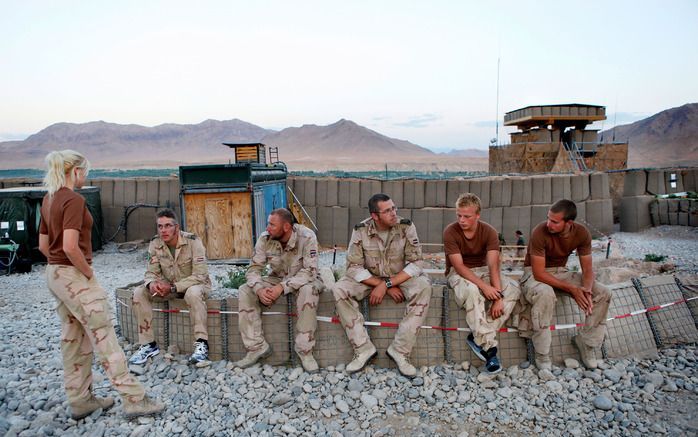 Nederlandse militairen op de vooruitgeschoven post Mirwais, nabij de plaats Chora in Uruzgan. Foto ANP