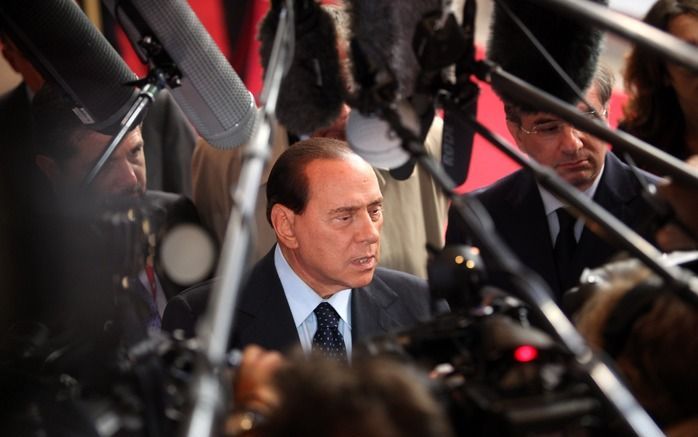 ROME – Een deel van de oppositie in Italië heeft woensdag het aftreden van premier Silvio Berlusconi geëist. Onder hen is Antonio Di Pietro, die begin jaren ’90 internationale faam verwierf als onderzoeksrechter die het corruptieonderzoek Mani Pulite (Sch