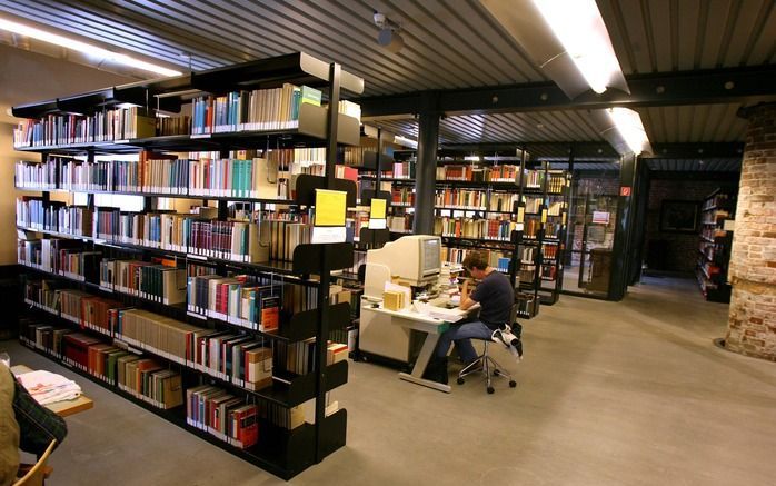 De voormalige algemeen directeur van de Johannes à Lascobibliotheek in het Duitse Emden, dr. Walter Schulz, is dinsdag veroordeeld tot een geldboete van 3600 euro. Foto RD, Anton Dommerholt