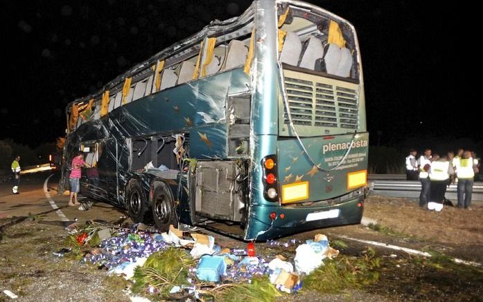 Eind juli kwamen ook al acht Nederlandse toeristen om het leven bij een busongeluk in Spanje. Foto EPA