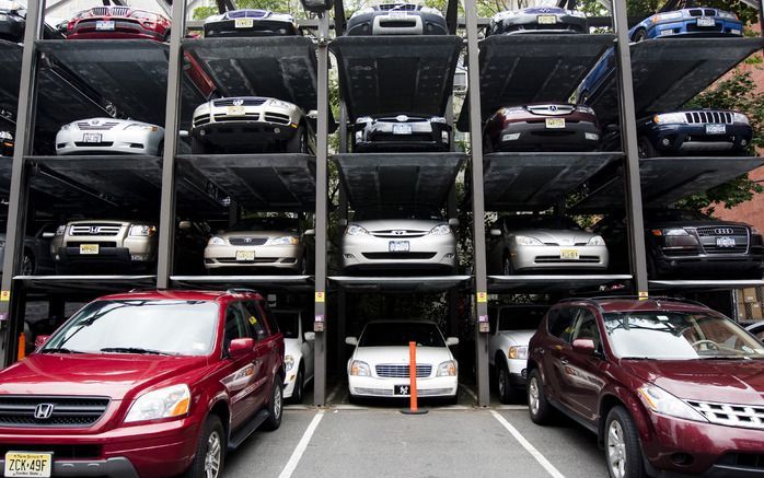 De kwaliteit van veel parkeergarages laat te wensen over. Te smalle parkeerplekken, pilaren die in de weg staan en een gebrekkige wegbewijzering zijn schering en inslag. Foto ANP