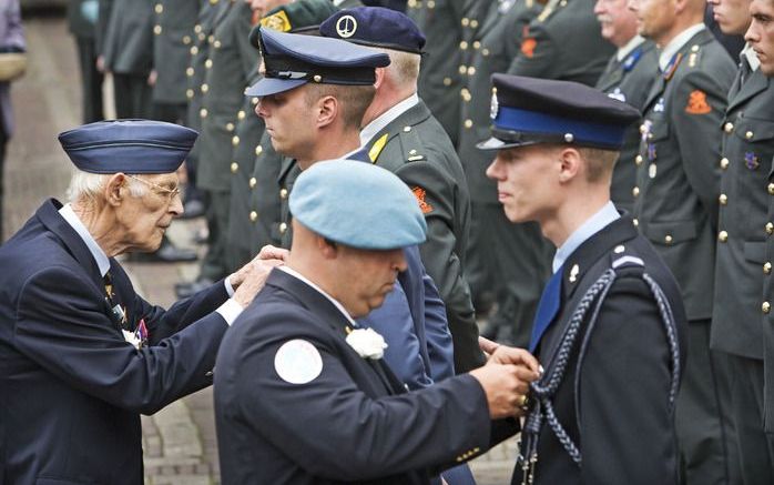 DEN HAAG – Defensie slaagt er nog niet in om alle militairen die op uitzending zijn geweest, te benaderen voor de nazorg. Dat is nodig om in te schatten of zij extra aandacht nodig hebben. Foto ANP