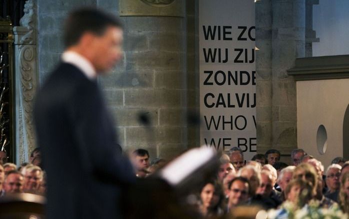 „De betekenis van het Calvijnjaar is niet gelegen in het dankbaar terugblikken en het terugbrengen van de tijden van weleer, maar dat het helpt om weer moed te vatten om verder te gaan.” Foto: premier Balkenende spreekt op de nationale Calvijnherdenking o