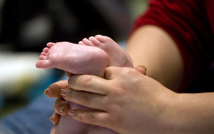 BILTHOVEN – Drie Nederlandse baby’s zijn vorige maand overleden vlak nadat ze het vaccin tegen pneumokokken Prevenar via het Rijksvaccinatieprogramma toegediend hadden gekregen. Foto ANP