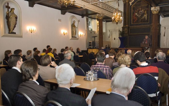 UTRECHT – De reünisten van studentenvereniging CSFR hielden zaterdag in Utrecht hun jaarcongres. Thema was ”schuld”. Foto Christiaan Zielman