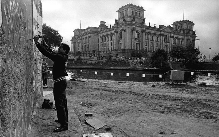 Spechten werden ze genoemd; toeristen die een stukje muur uithakten om het als souvenir mee te nemen. Foto RD, Henk Visscher