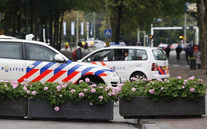 DEN HAAG – De politie komt vanaf 1 januari niet meer naar alle ongelukken waar alleen sprake is van lichte blikschade. Bij een groot deel van de gevallen moeten weggebruikers voortaan zelf de schadeformulieren invullen. Foto ANP