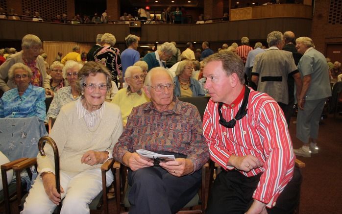 De aula van het zorgcentrum Holland Christian Homes in het Canadese Brampton tijdens een uitvoering van een koor uit Nederland. Foto’s Riekelt Pasterkamp