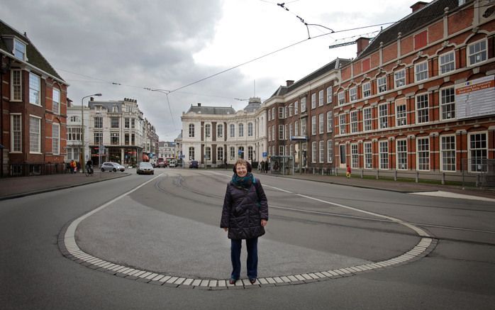 DEN HAAG – Drs. Nienke van Dijk van Stek, – voor stad en kerk, ziet het ledental van zowel traditionele als migrantenkerken teruglopen in Den Haag. „Gemeente-zijn is meer dan alleen de zondagse dienst en koffiedrinken erna. Bij gevestigde kerken dringt he