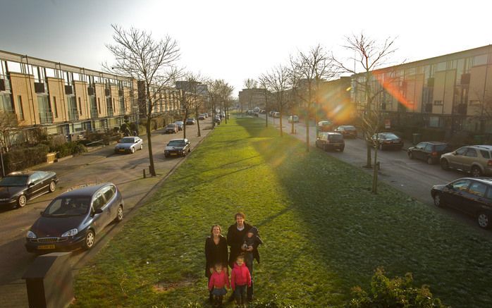 DEN HAAG – Twee jaar geleden verhuisde „missionair pionier” Arjen ten Brinke met zijn gezin naar de Haagse Vinexwijk Wateringse Veld. „Toen ik hier begon, was er geen kerk in de wijk en de bewoners gingen ook nauwelijks naar de kerken in de buurt. Maar he