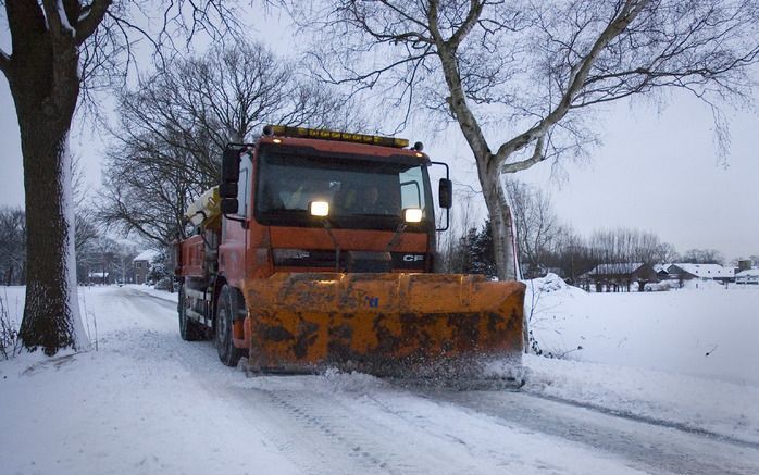 Strooiploeg aan het werk in de gemeente Barneveld. Foto's RD, Christiaan Zielman