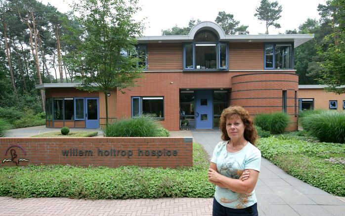 AMSTERDAM – Een meerderheid van de hospices wil niet meewerken aan hulp bij zelfdoding bij mensen met beginnende dementie. Op de foto het Willem Holtrop Hospice in Ermelo.