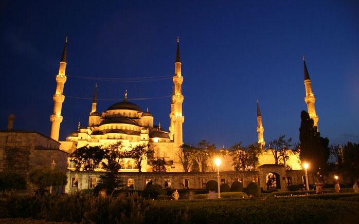 STANBUL – De website van de Plantagekerk in Schiedam is dinsdag gehackt, waarschijnlijk door een Turkse of Marokkaanse groep. Te zien was onder meer een foto van de Blauwe Moskee in Istanbul. Foto EPA