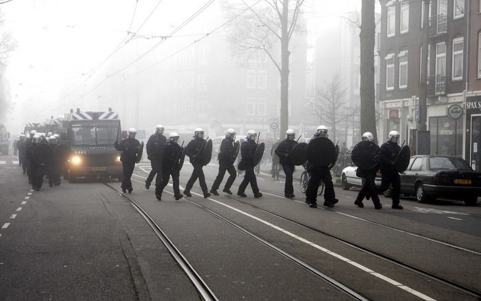 De politie in Zaanstreek–Waterland verrichte tijdens de jaarwisseling negen aanhoudingen voor onder meer rijden onder invloed en mishandeling. Foto ANP