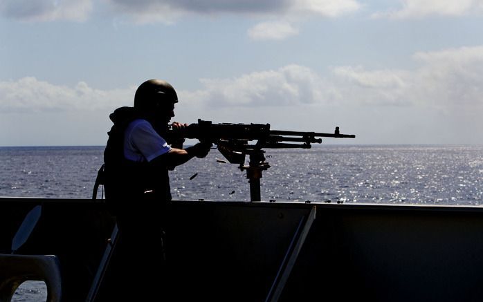 Mariniers patrouilleren tegen piraterij. Foto ANP