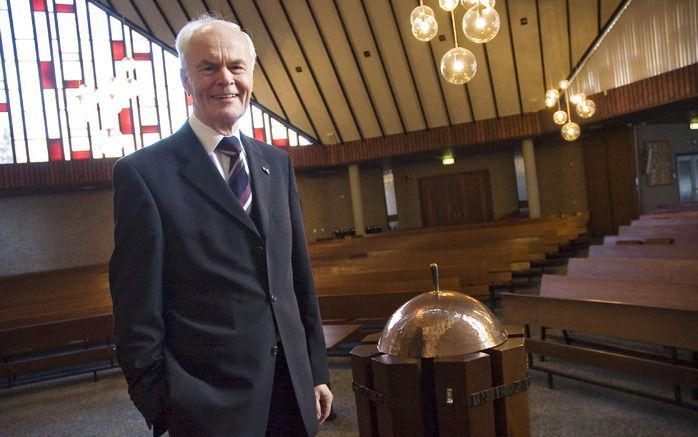 EDE – Ds. J. van Amstel was 32 jaar lang verbonden aan de christelijke gereformeerde kerk in Ede. Afgelopen zondag nam hij afscheid. Foto RD, Christiaan Zielman