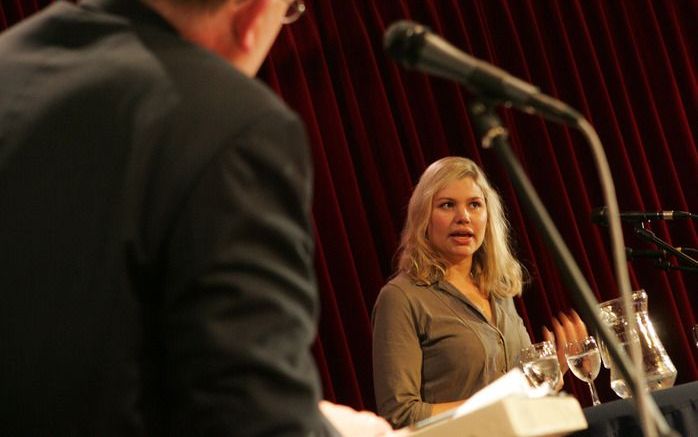 Franca Treur in gesprek met debatleider Evert van Dijkhuizen. Foto's RD, Anton Dommerholt