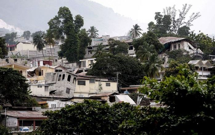 GENEVE (ANP/AFP) – De internationale gemeenschap heeft Haïti meer dan twee miljard dollar aan hulp (ruim 1,4 miljard euro) geboden na de aardbeving van ruim twee weken geleden. Dat heeft OCHA, de VN–organisatie die de hulpverlening coördineert, donderdag 