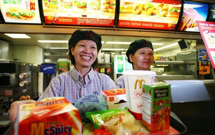 McDonalds heeft wereldwijd vestigingen. Op de foto een vestiging in Singapore. Foto EPA