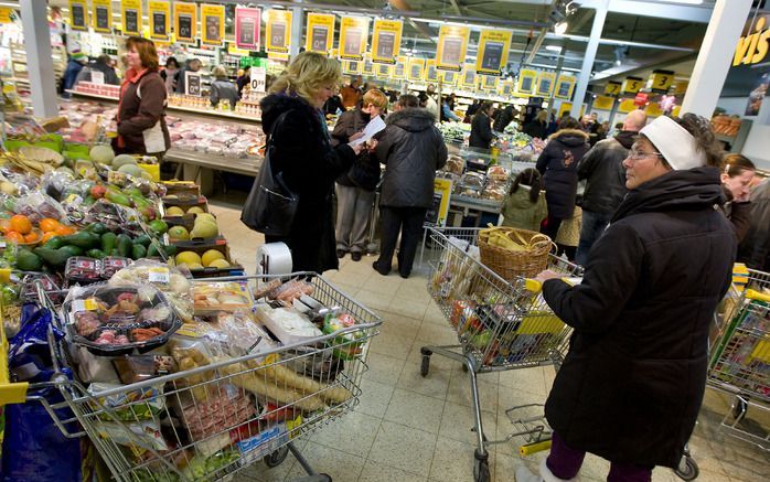 DONGEN – Supermarkten zullen dit jaar nog meer omzet uit promoties en acties halen dan vorig jaar. Vorig jaar haalden de supers al 13,9 procent van hun omzet uit acties; dit jaar stijgt dat naar 14,9 procent. Foto ANP