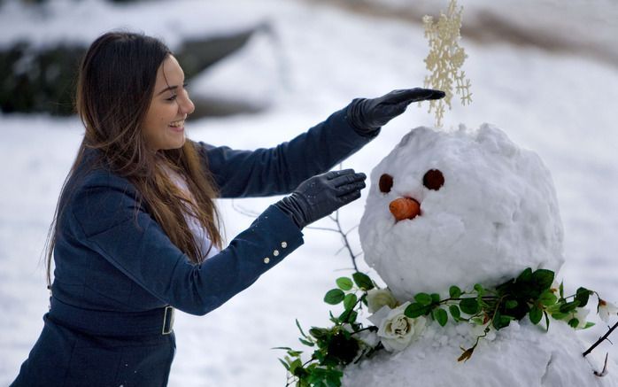 Het Oostenrijkse dorp Eisenerz heeft het wereldrecord sneeuwpoppen bouwen gevestigd. Met 1800 exemplaren vermorzelde de plaats het oude record van 1200 poppen. Foto ANP