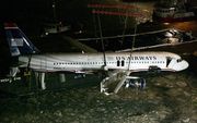 De inzittenden van het vliegtuig dat donderdag landde in de rivier de Hudson in New York hebben van luchtvaartmaatschappij US Airways elk 5000 dollar (bijna 3900 euro) gekregen. Dat meldde CNN dinsdag. Foto EPA