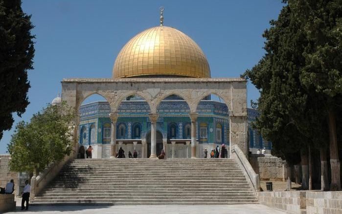 JERUZALEM – Het moderamen is het „evenwicht zoek in de benadering van Israël en de Palestijnen”, zeggen ondertekenaars van de open brief in een reactie op de uitspraken van het moderamen. Op de foto de islamitische Rotskoepel die volgens de Joodse traditi