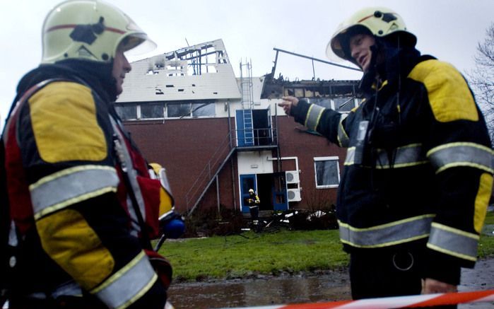 Volgens een woordvoerder van de brandweer was het vuur aan het begin van de ochtend onder controle. Het pand waar het bedrijf is gevestigd, is eigendom van de Wageningen Universiteit. Foto ANP