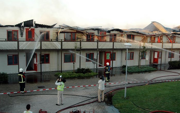 EUVEREM(ANP) – De tijdelijke noodvoorzieningen waar asielzoekers na aankomst in Nederland kortstondig worden gehuisvest, zitten vol. Het Centraal Opvang Orgaan Asielzoekers (COA) heeft daarom woensdagavond op het laatste moment huisjes gehuurd op een bung