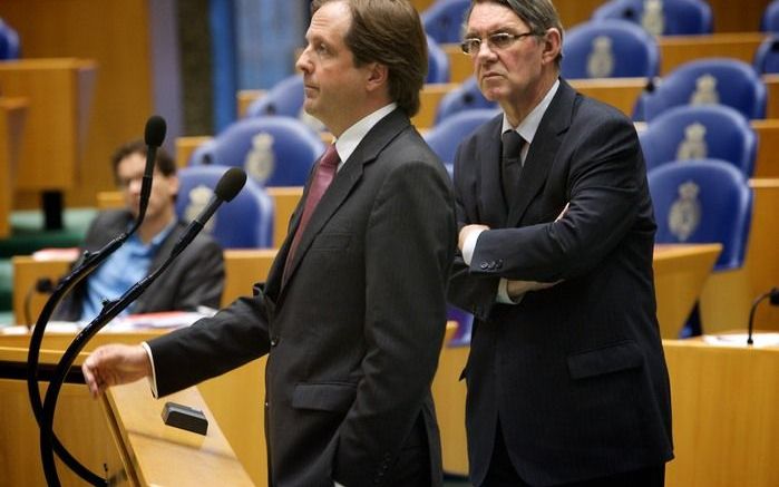 Pechtold en Van der Vlies tijdens het debat over de embryoselectie in de Tweede Kamer. Foto Sjaak Verboom