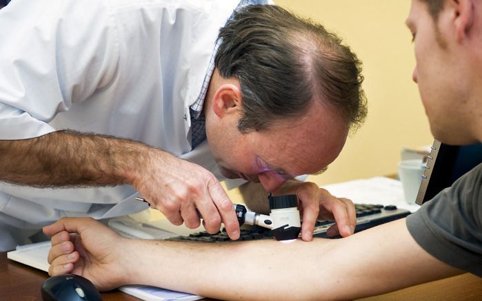 Staatssecretaris Bussemaker moet voor Prinsjesdag duidelijk maken waar mensen terechtkunnen die geen aanspraak meer kunnen maken op begeleiding vanuit de AWBZ. Foto ANP