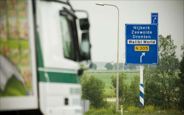 ROTTERDAM - Snelwegen waarop na een ongeval of stremming het verkeer snel vastloopt, krijgen vaste uitwijkroutes. Het gaat om tientallen wegen verspreid over het hele land. Foto: ANP