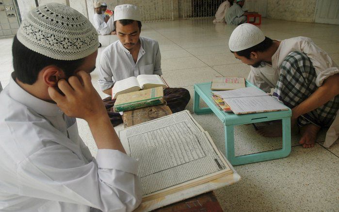 De Koran is een stuk vrouwvriendelijker dan gedacht. Dat concluderen de samenstellers van de website www.BijbelenKoran.nl van IKON en Radio Nederland Wereldomroep na een vergelijking van teksten uit de beide heilige boeken. Foto ANP