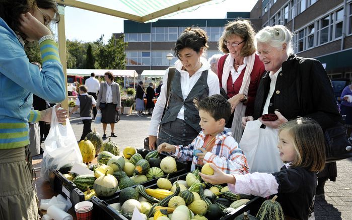 AMERSFOORT – De Hersteld Hervormde Kerk hield zaterdag in Amersfoort haar tweede landelijke zendingsdag. De kerk wil het zendingswerk in Malawi fors uitbreiden. Een van de plannen betreft het stichten van een middelbare school. - Foto Dick Vos