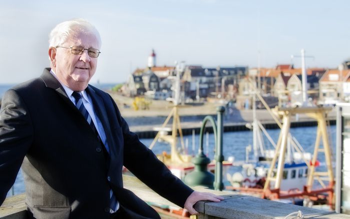 URK - Ds. J. Westerink heeft zondag afscheid genomen van de christelijke gereformeerde Maranathakerk in Urk. Hem is na 45 jaar ambtelijke dienst in de Christelijke Gereformeerde Kerken eervol emeritaat verleend door de classis Zwolle. Foto