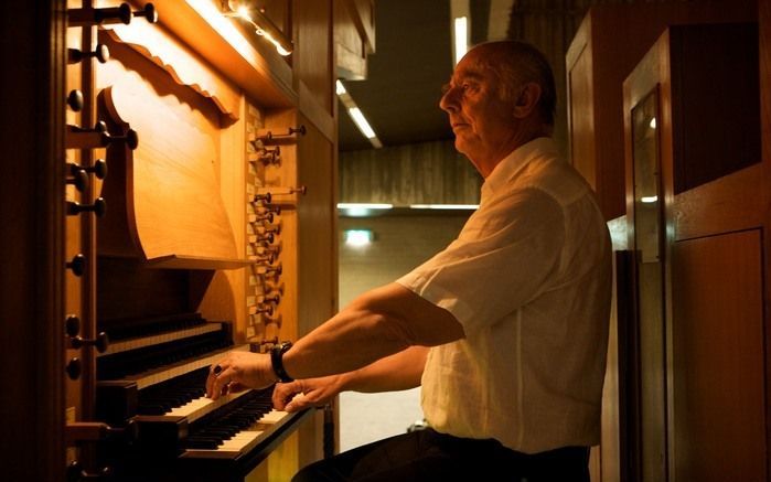 Organist en organoloog Ewald Kooiman uit Hoofddorp is afgelopen weekend overleden. Foto Sjaak Verboom