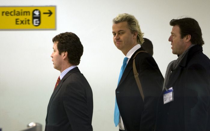 Het kabinet blijft weigeren de Britse ban voor PVV-Kamerlid Wilders op Europees niveau aan te kaarten. Dat verklaarde minister Verhagen van Buitenlandse Zaken dinsdag tegenover de Kamer. Foto ANP