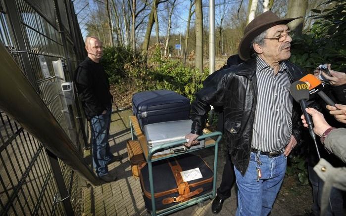 NIJMEGEN – Een 65-jarige Marokkaan uit Tilburg mocht vrijdag de Pompekliniek in Nijmegen verlaten, waar hij vijftien jaar onterecht heeft vastgezeten. De rechtbank in Breda stemde in met het verzoek van het openbaar ministerie om zijn tbs niet te verlenge