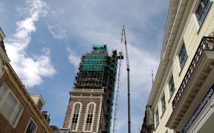 KAMPEN - De Nieuwe Toren in Kampen wordt gerestaureerd. Foto Michiel Satink